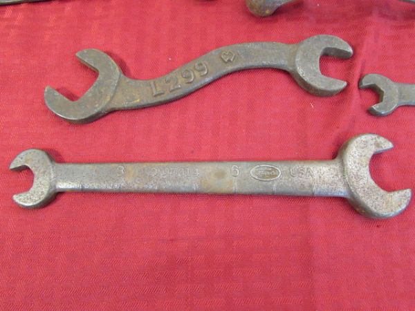 VARIETY OF VINTAGE FORD WRENCHES