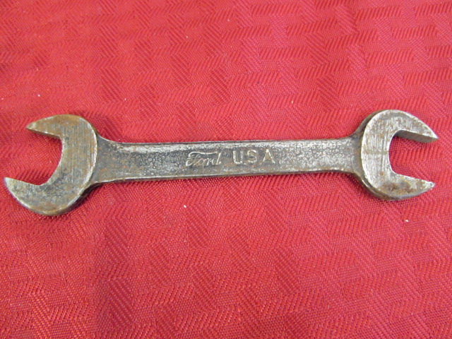 Lot Detail - VARIETY OF VINTAGE FORD WRENCHES