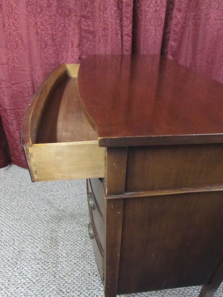 VINTAGE DREXEL BOW FRONT DRESSER