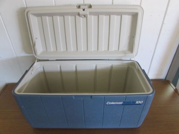 COLEMAN POLYLITE 100 ICE CHEST   BIG