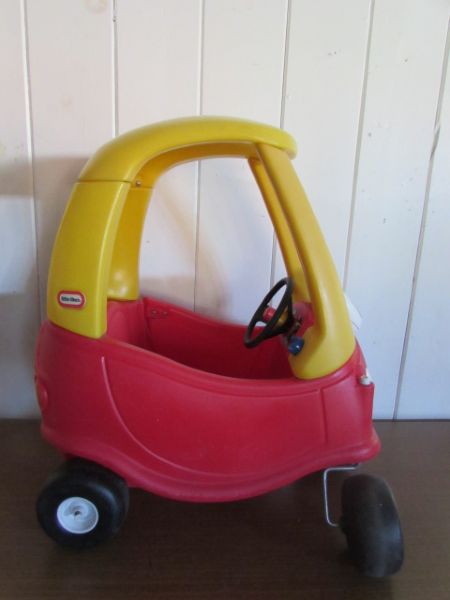 LITTLE TYKES PLASTIC CAR