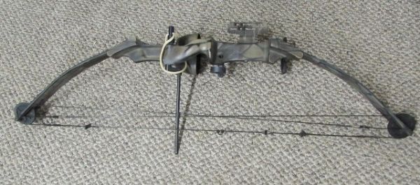 CAMMO COMPOUND BOW - BEAR WHITETAIL II
