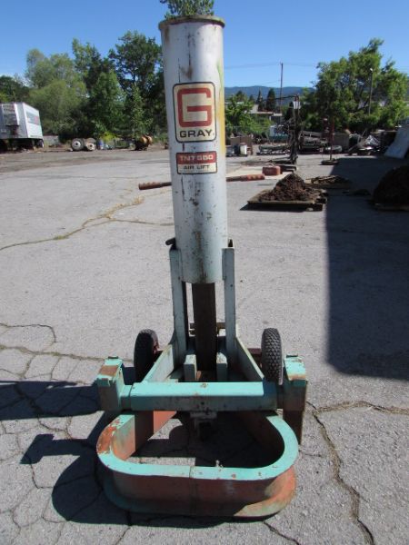 GREY TNT-550 AIR JACK - 5.5 TON **RESERVE ON THIS ITEM**