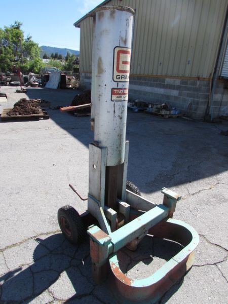 GREY TNT-550 AIR JACK - 5.5 TON **RESERVE ON THIS ITEM**