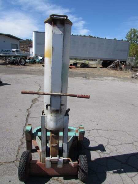 GREY TNT-550 AIR JACK - 5.5 TON **RESERVE ON THIS ITEM**