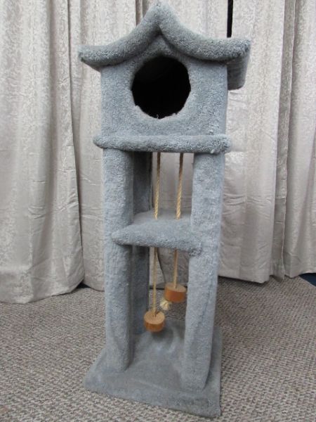 CARPETED CAT TREE