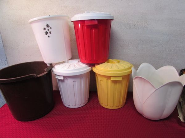 THREE SMALL TRASH CANS WITH LIDS, TWO SMALL CANS & A BUCKET