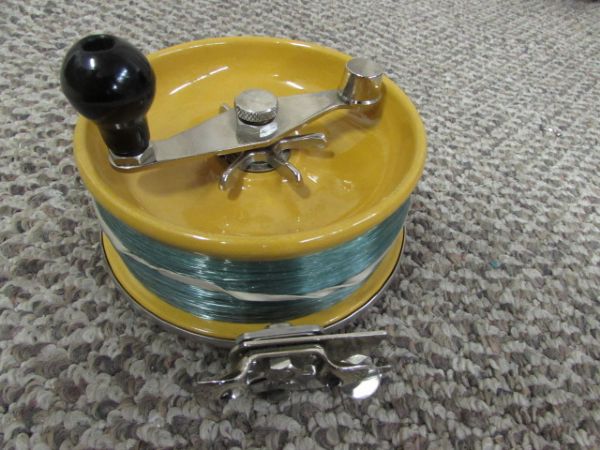 CHARLES ALVEY & SONS SURF CHAMPION REEL