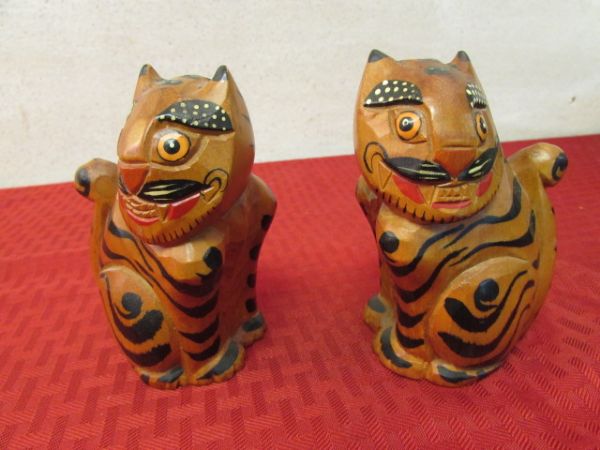 ELEGANT BLACK PANTHER & TWO HAND CARVED TIGERS