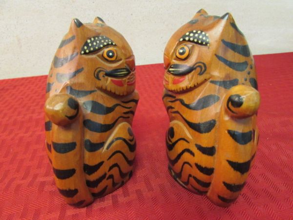 ELEGANT BLACK PANTHER & TWO HAND CARVED TIGERS