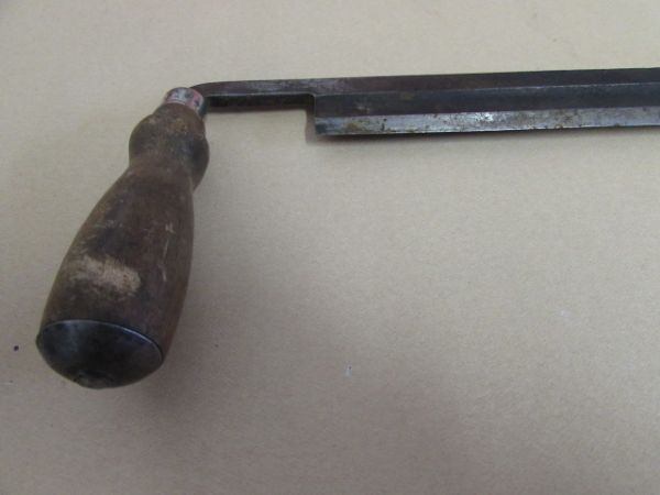 TWO SHARP VINTAGE DRAW KNIVES