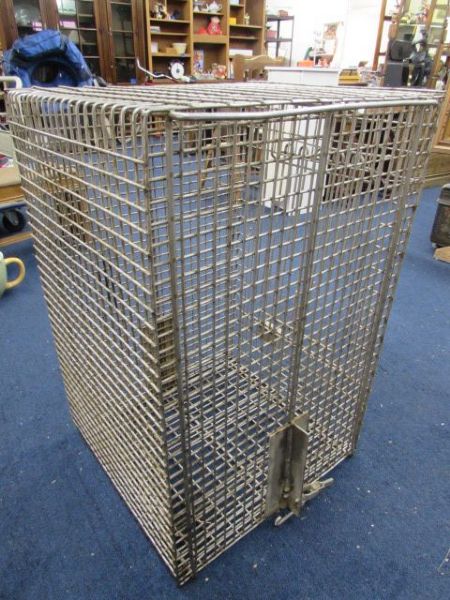 HEAVY WIRE ANIMAL CAGE