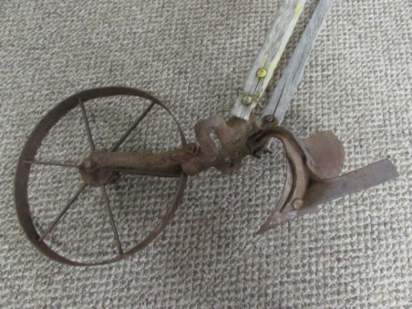 VINTAGE PLANET JR. 1096 PUSH PLOW