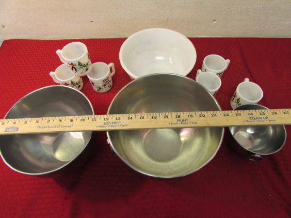 ADORABLE TOM & JERRY SET & 3 STAINLESS MIXING BOWLS