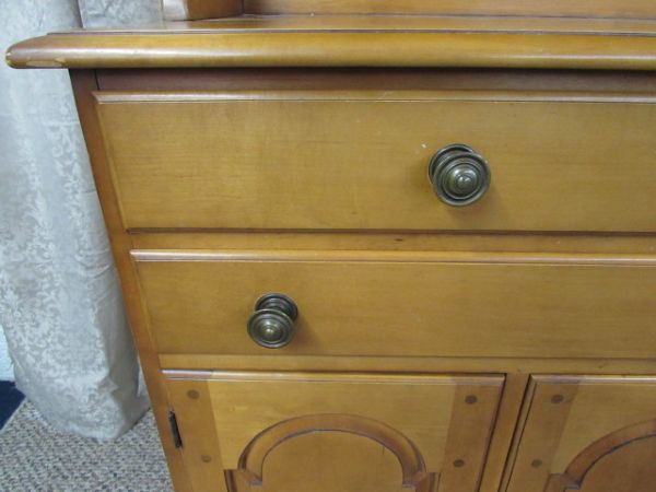 EARLY AMERICAN TWO PIECE HUTCH