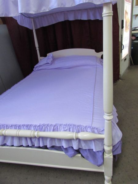 VINTAGE FULL SIZE FOUR POSTER CANOPY BED