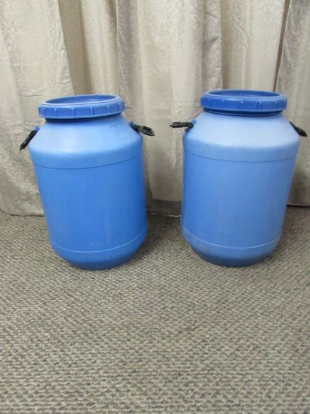 PLASTIC STORAGE BARRELS