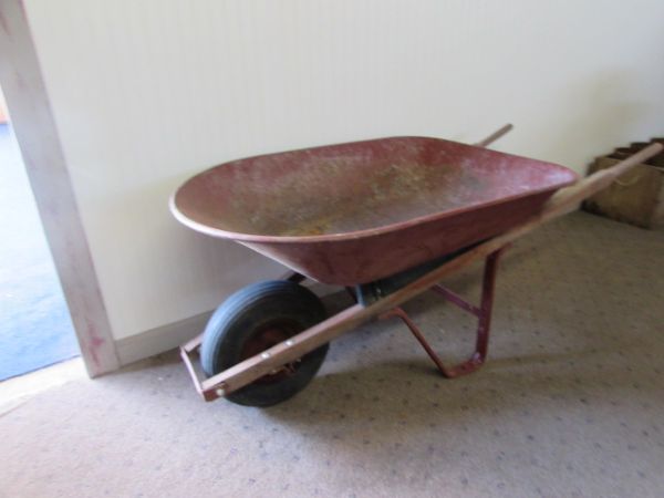 METAL WHEELBARROW