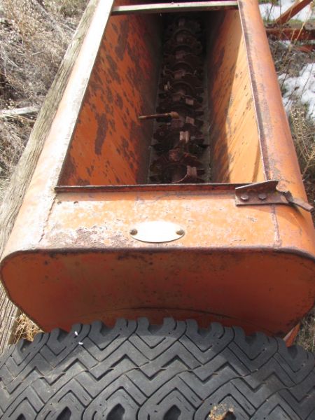 VINTAGE FARM SEED SPREADER