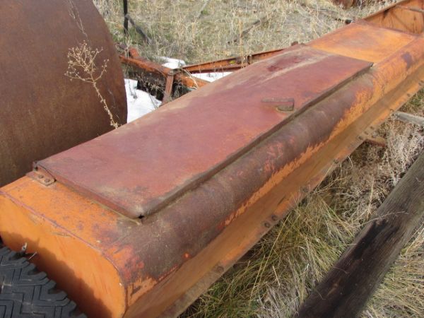 VINTAGE FARM SEED SPREADER