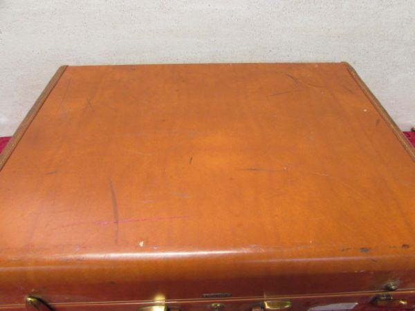 LARGE VINTAGE SAMSONITE SUITCASE