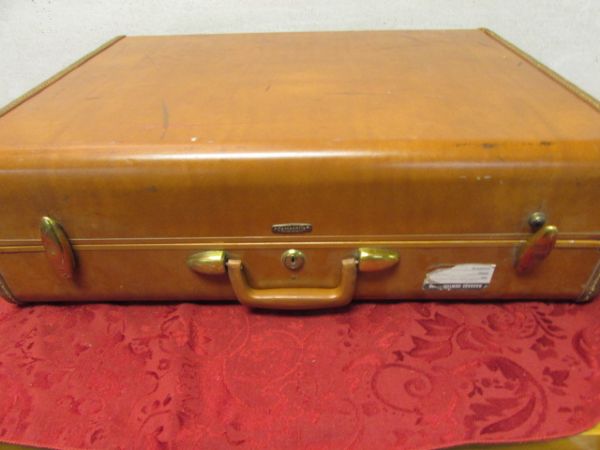 LARGE VINTAGE SAMSONITE SUITCASE