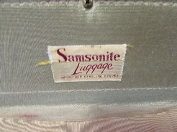 LARGE VINTAGE SAMSONITE SUITCASE