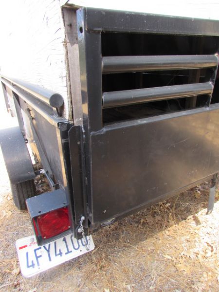 COVERED UTILITY TRAILER