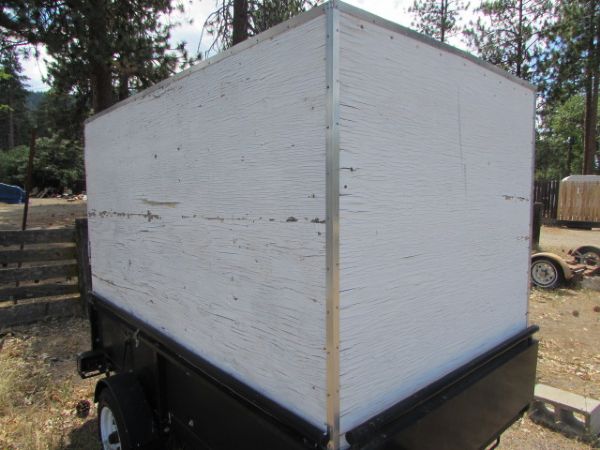 COVERED UTILITY TRAILER