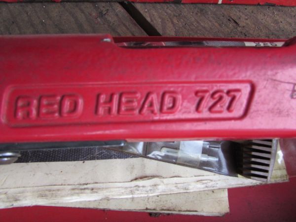 RED HEAD TOOL GUN WITH LOTS OF CARTRIDGES