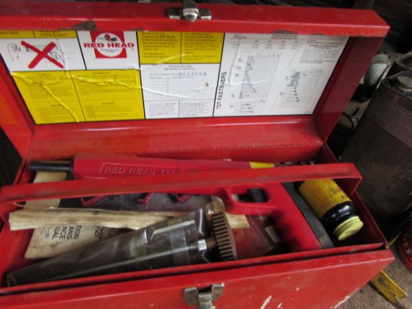 RED HEAD TOOL GUN WITH LOTS OF CARTRIDGES