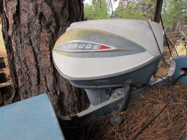 CRESTLINER CLASSIC FIBERGLASS SKI BOAT, TRAILER & EVINRUDE OUTBOARD