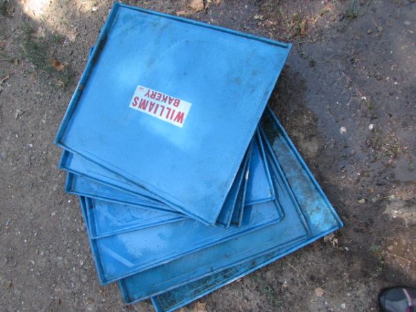 FIBERGLASS BAKERY TRAYS