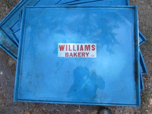 FIBERGLASS BAKERY TRAYS