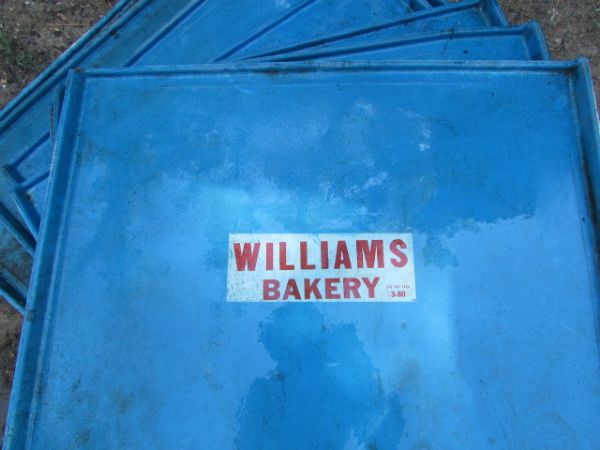 FIBERGLASS BAKERY TRAYS