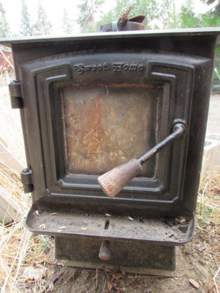 FREE STANDING WOOD STOVE