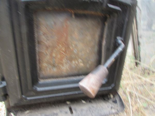 FREE STANDING WOOD STOVE