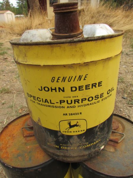 VINTAGE 5 GALLON  JOHN DEERE OIL CANS