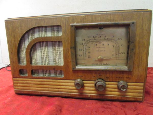 VINTAGE TABLE TOP RADIO CIRCA 1938-1940