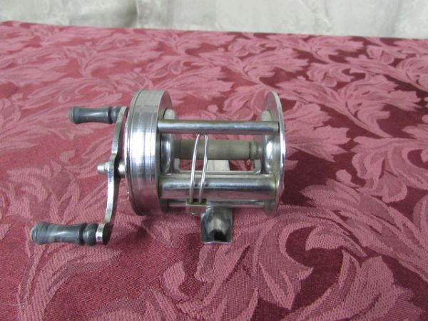 VINTAGE OCEAN CITY FISHING REEL