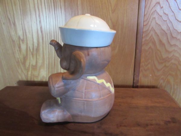 WONDERFUL VINTAGE ELEPHANT COOKIE JAR