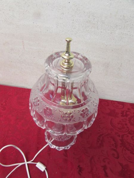 NEVER USED CRYSTAL TABLE LAMP