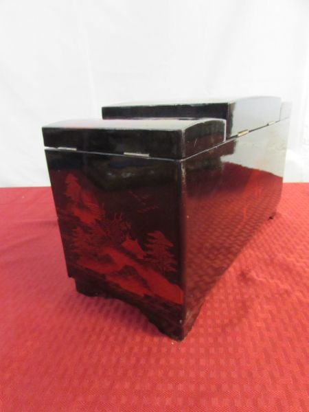 BLACK WITH RED LAQUER MUSICAL JEWELRY BOX