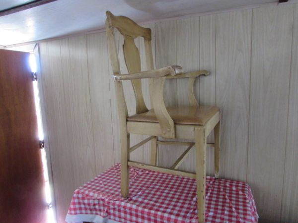 RUSTIC CAPTAINS CHAIR WITH ROOSTER 