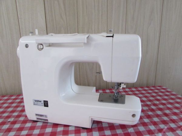 LIKE NEW BROTHER SEWING MACHINE