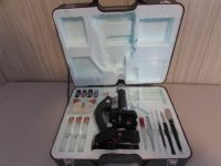 MICROSCOPE SET WITH CASE