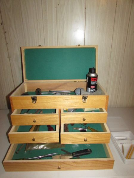 WOODEN CARPENTER'S TOOL BOX WITH TOOLS & A DIOPTOMETER
