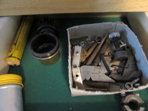 WOODEN CARPENTER'S TOOL BOX WITH TOOLS & A DIOPTOMETER