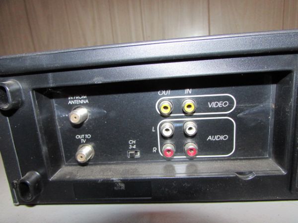 GO VIDEO DUAL DECK VCR PLAYER RECORDER