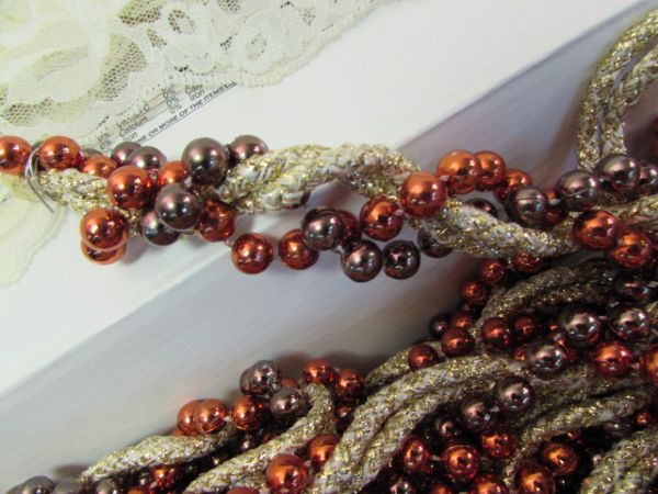 BEADED LACE CHRISTMAS GARLAND